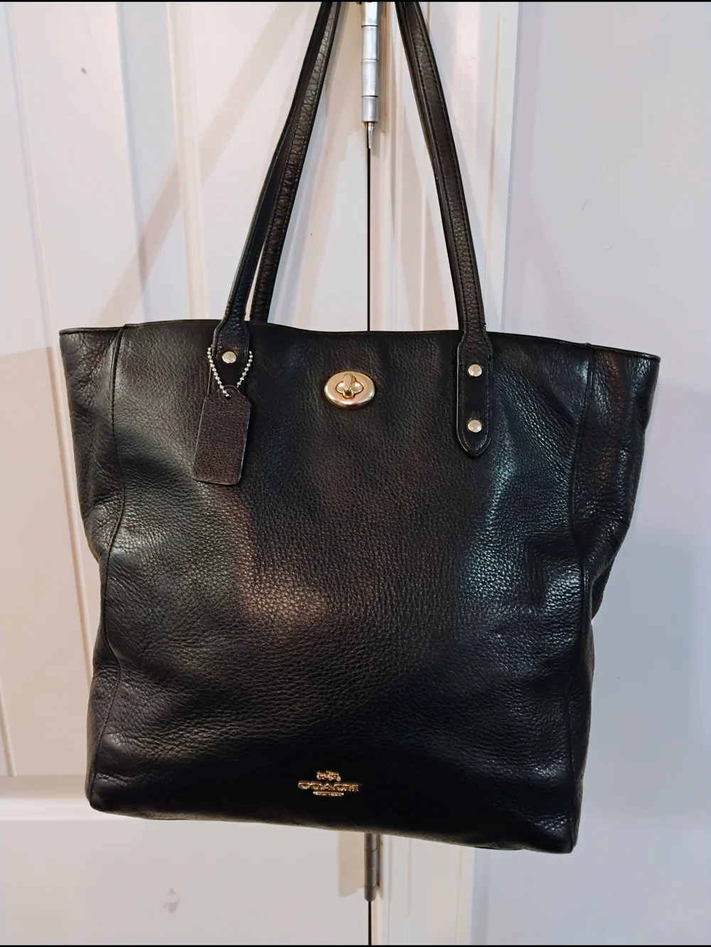 Coach F12484 Black Pebbled Leather Turnlock Carryall Stachel Tote  Purse
